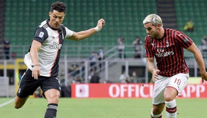  曼城德比大战三球完胜曼联  