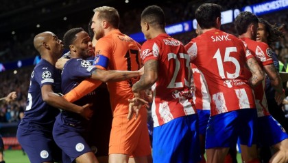  摩纳哥中场核心红牌罚下导致球队崩盘落败