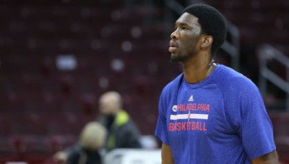  恩比德赛季报销76人冲击受阻  